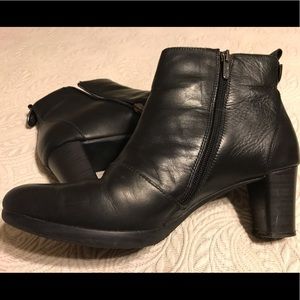 Pikolinos Classic Black Bootie